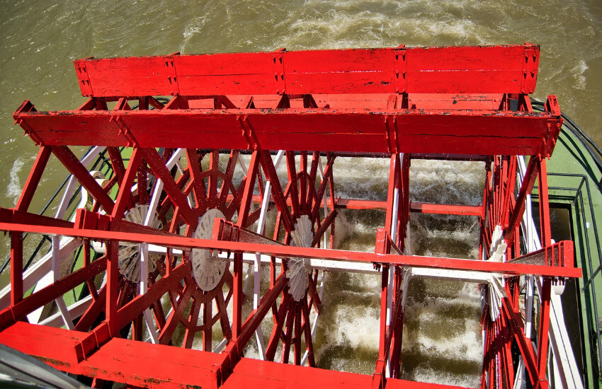 Bild von einem Schaufelrad eines alten Schiffes